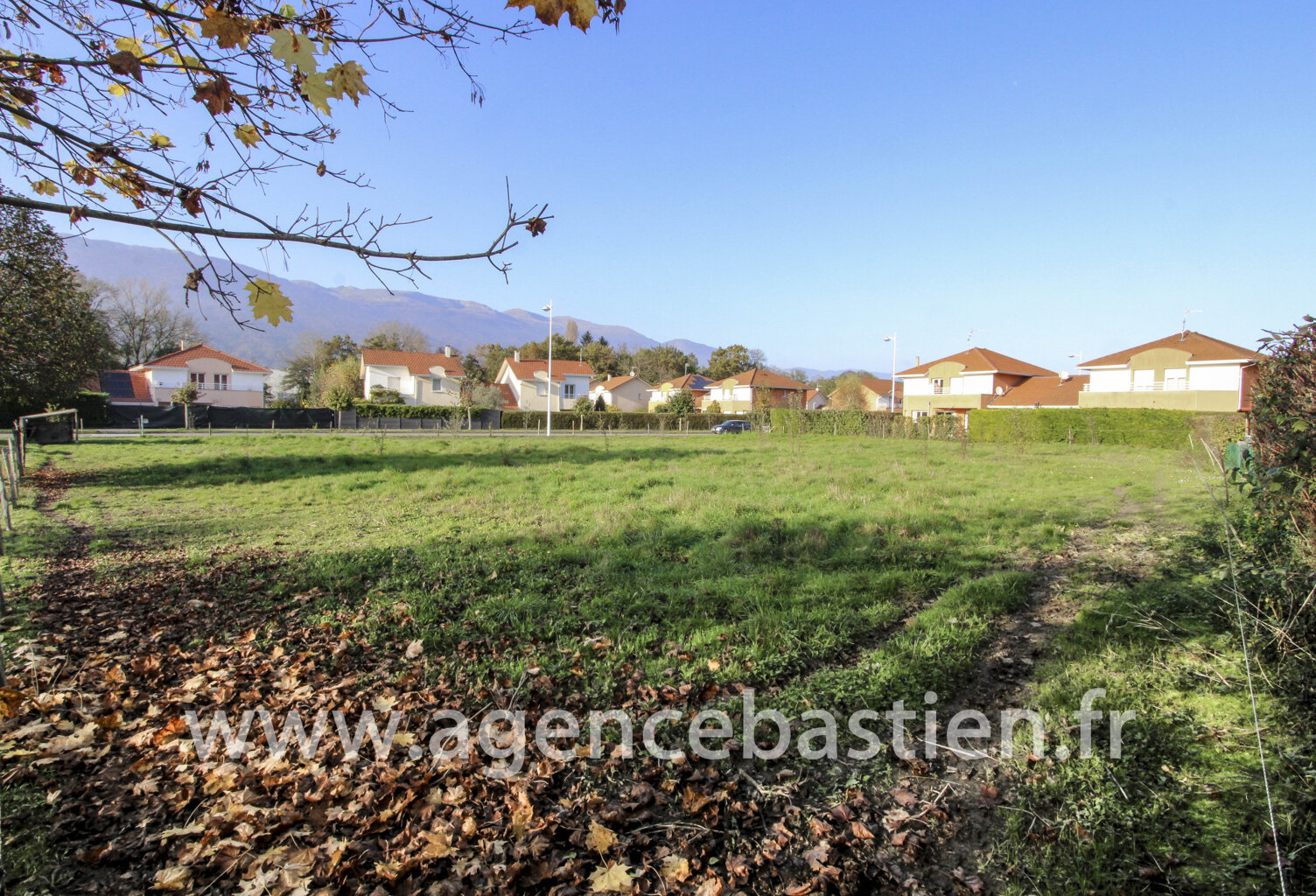 ST GENIS POUILLY - EXCLUSIVITE - TERRAIN - VIABILISE — photo 1