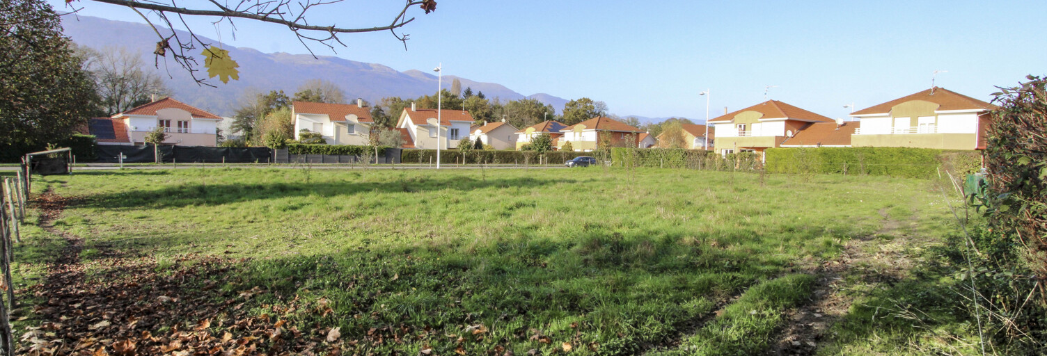 Terrain  601 m² à vendre à Saint-Genis-Pouilly (01630)