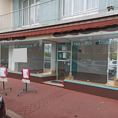 Commerce  164400 €