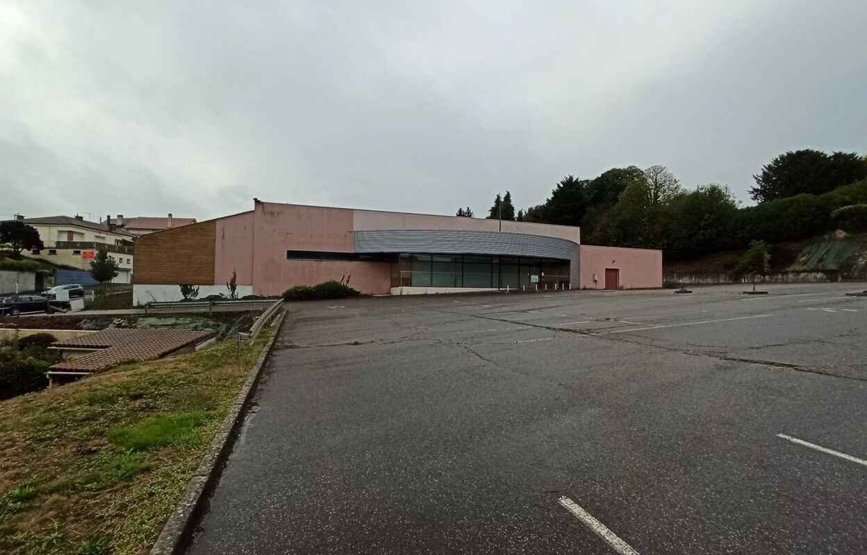 commerce  pièces 1650 m2 à vendre à Châlus (87230)