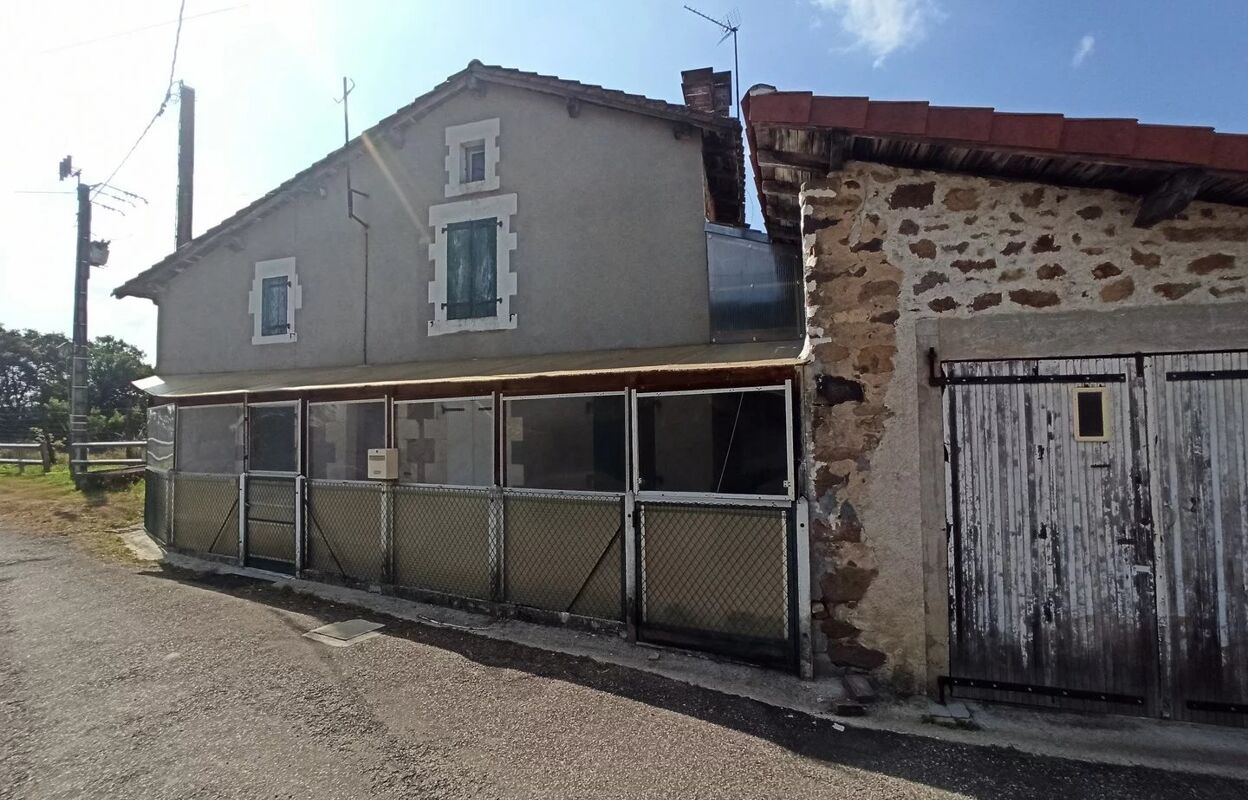 commerce  pièces 120 m2 à vendre à Esse (16500)