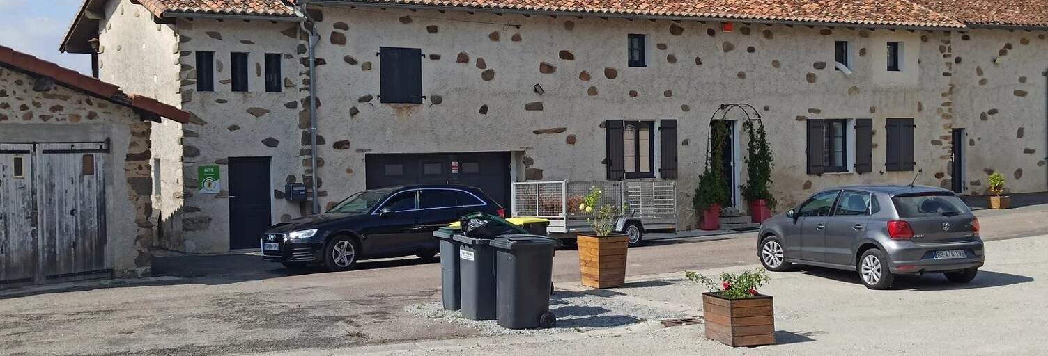 Commerce  900 m² à vendre à Confolens (16500)