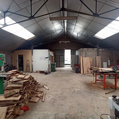 Local industriel  1300 €