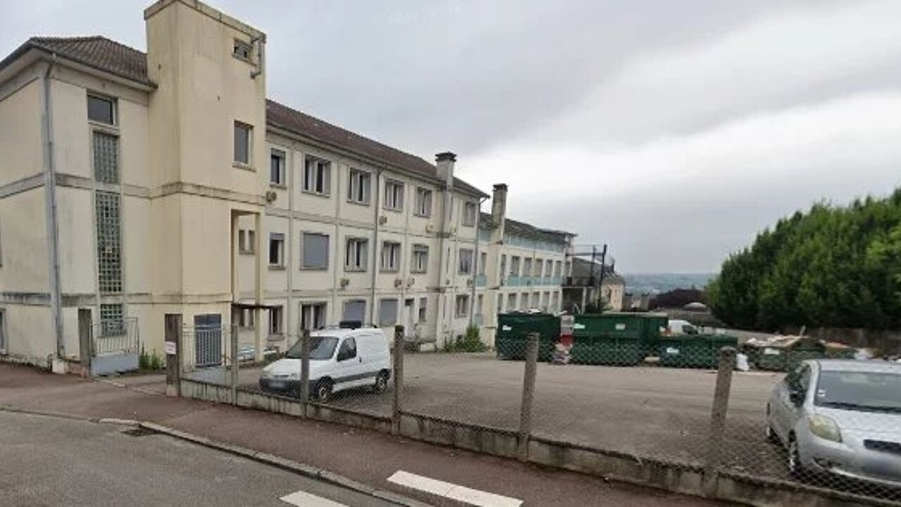 bureau  pièces 2700 m2 à vendre à Limoges (87000)