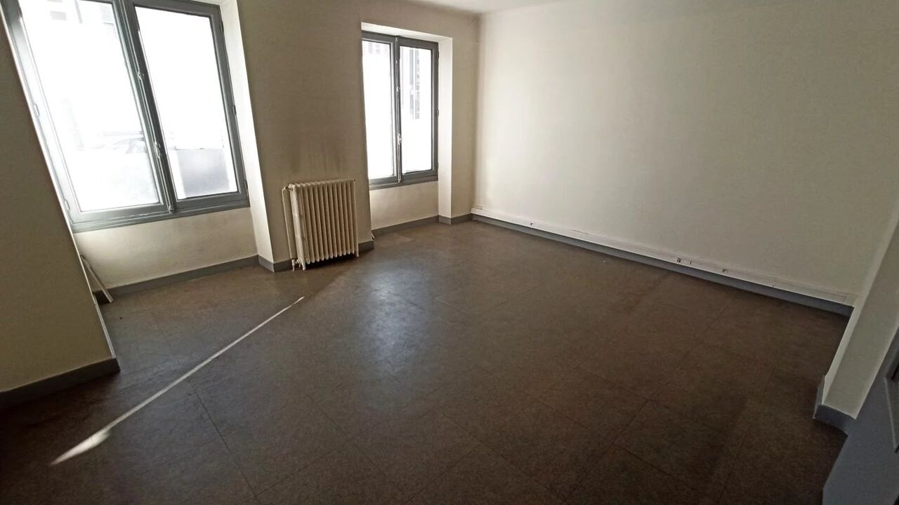 bureau  pièces 130 m2 à louer à Limoges (87000)