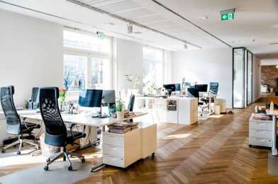 Commerce  700 €