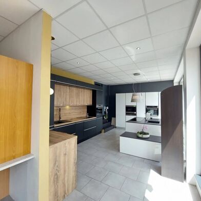 Commerce  164400 €