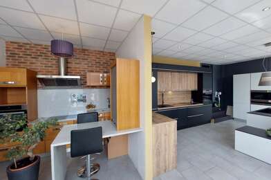 Commerce  274000 €