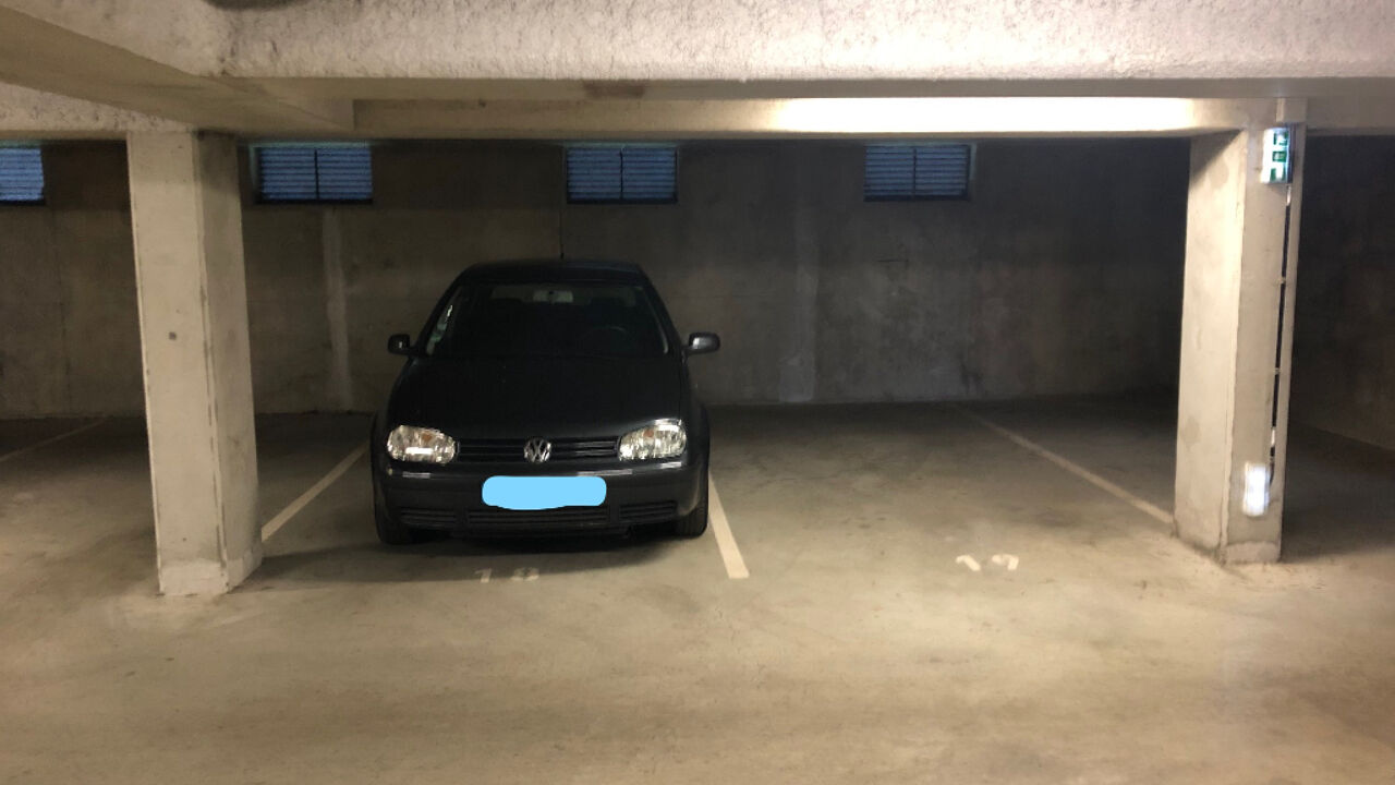 garage  pièces  m2 à louer à Nantes (44000)