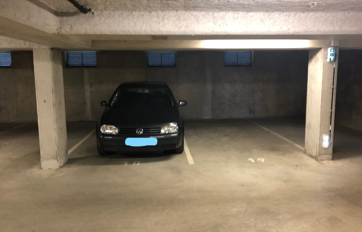 garage  pièces  m2 à louer à Nantes (44000)