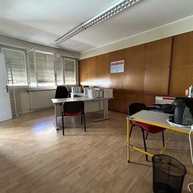 Bureau  1380 €