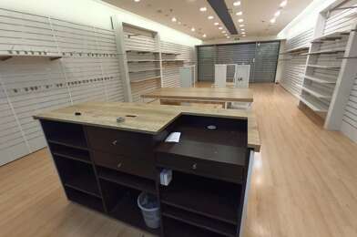 Commerce  162600 €