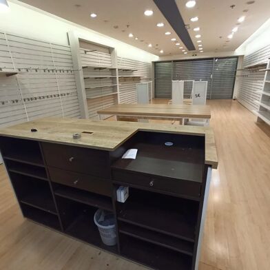 Commerce  162600 €