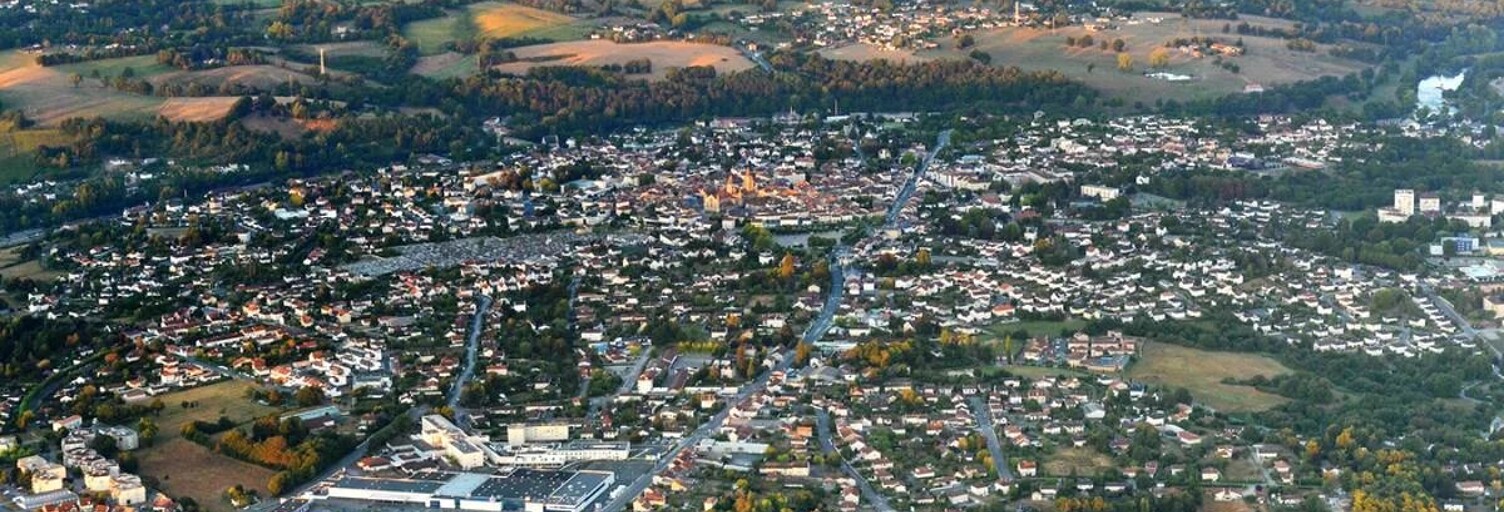 Commerce  425 m² à louer à Saint-Junien (87200)