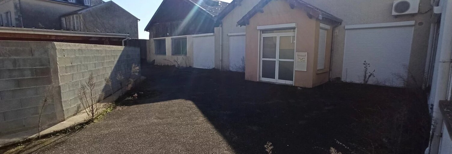 Commerce  167 m² à louer à Saint-Junien (87200)