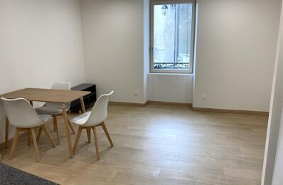 location appartement 600 € CC /mois à proximité de Uzer (07110)