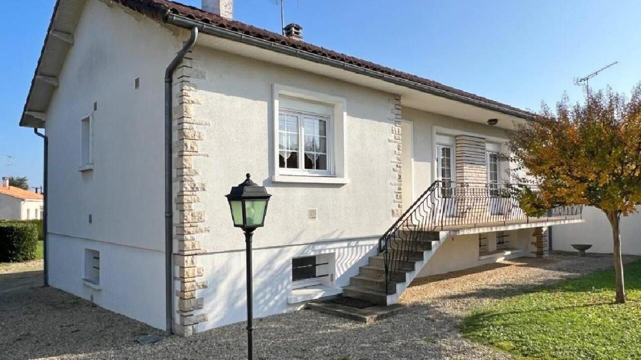 maison 5 pièces 114 m2 à vendre à Ruffec (16700)