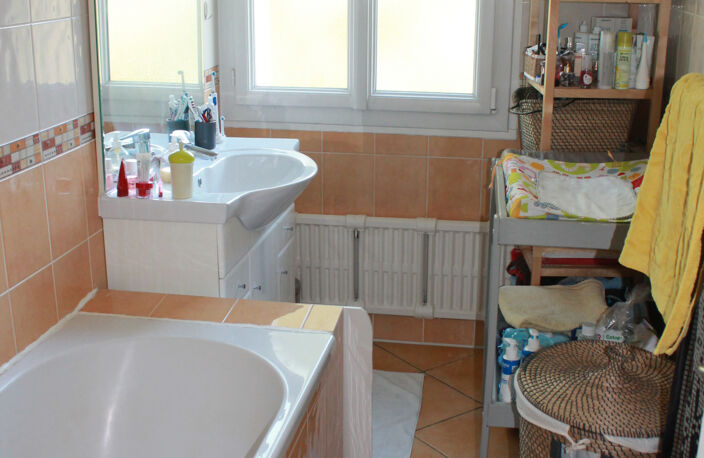 EXCLUSIVITE, OULLINS, — photo 4