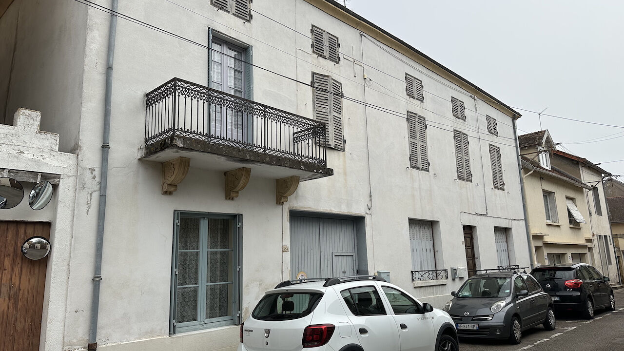 maison 12 pièces 240 m2 à vendre à Marcigny (71110)