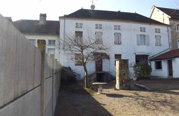 Maison de 240 m2 habitables, proche commerces et centre vill — photo 2