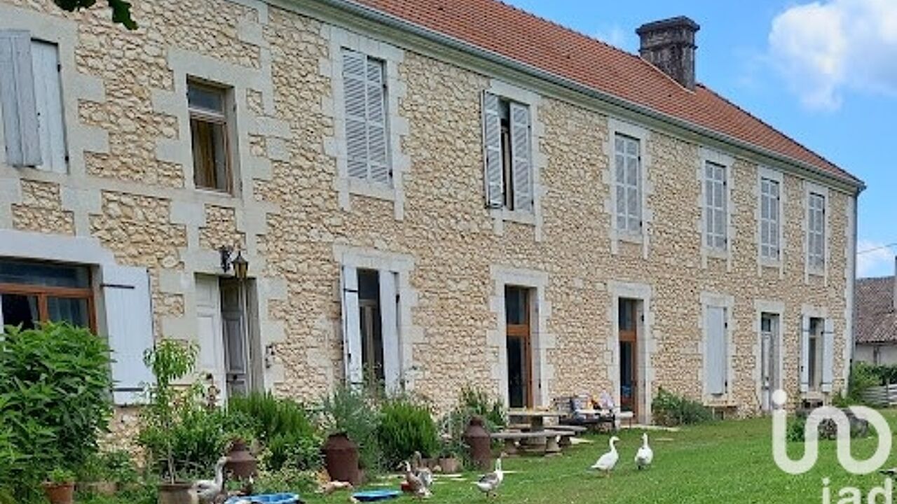 maison 14 pièces 413 m2 à vendre à Montguyon (17270)