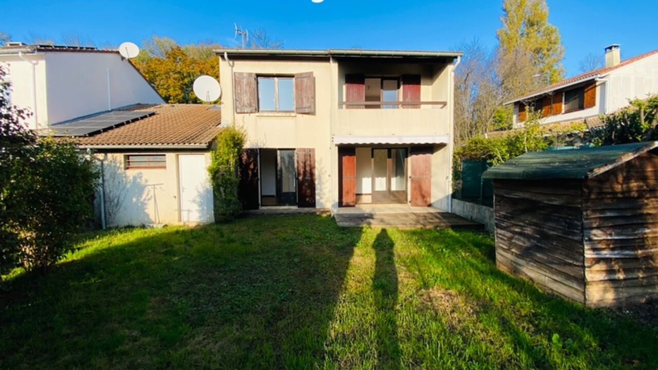 maison  pièces 102 m2 à louer à Bourg-Lès-Valence (26500)