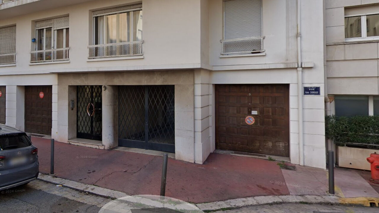 garage  pièces 15 m2 à louer à Marseille 8 (13008)