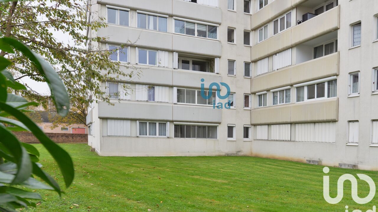 appartement 2 pièces 55 m2 à vendre à Savigny-le-Temple (77176)