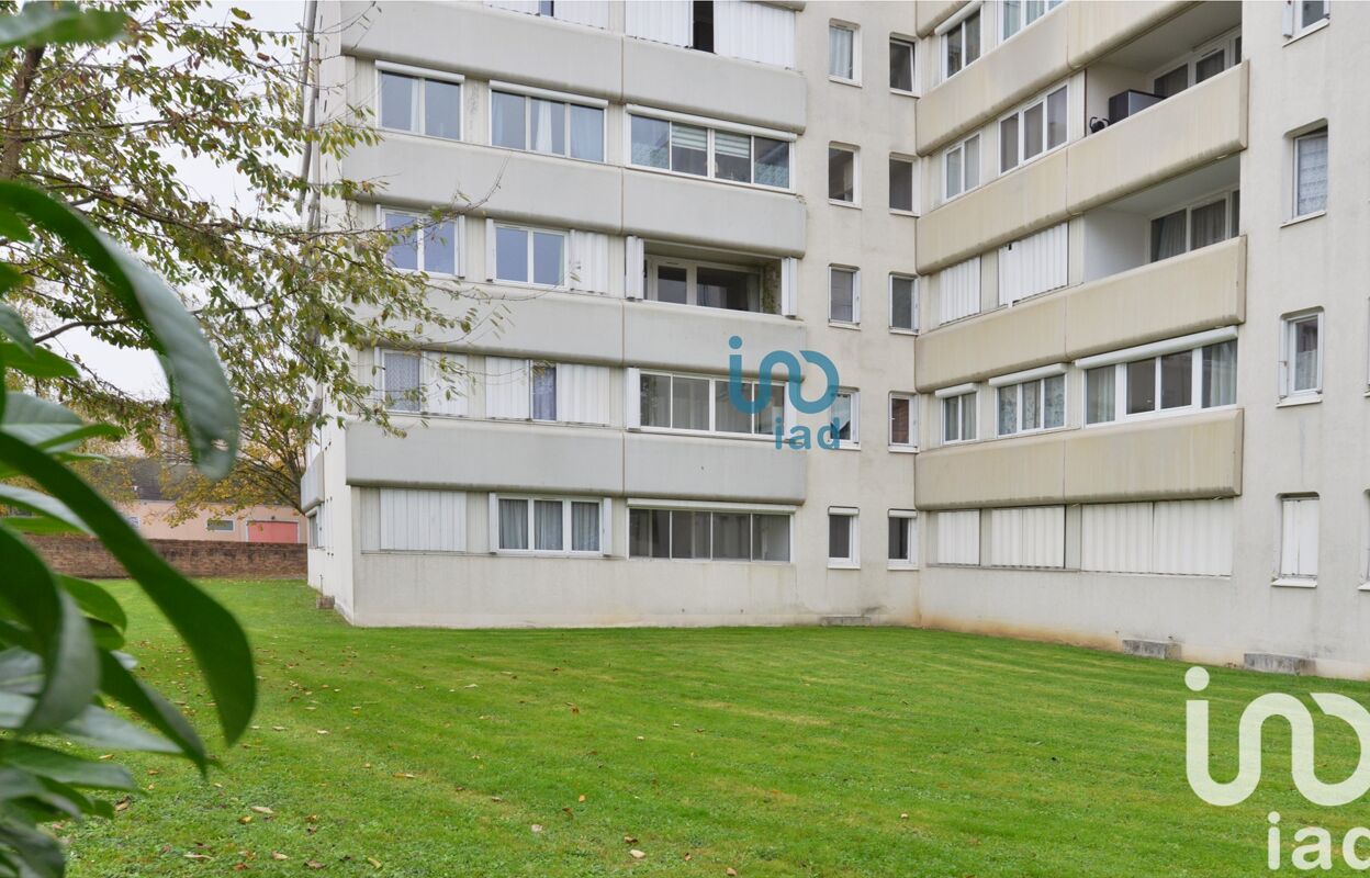 appartement 2 pièces 55 m2 à vendre à Savigny-le-Temple (77176)