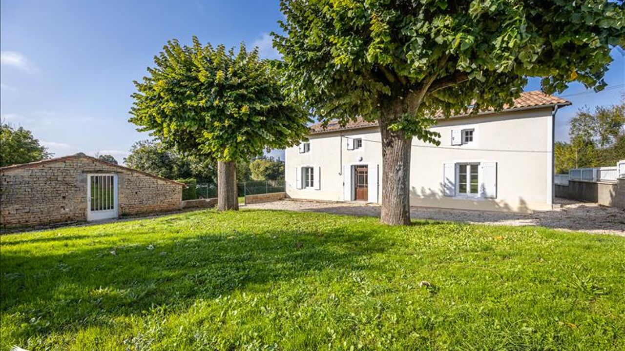 maison 8 pièces 179 m2 à vendre à Celles-sur-Belle (79370)