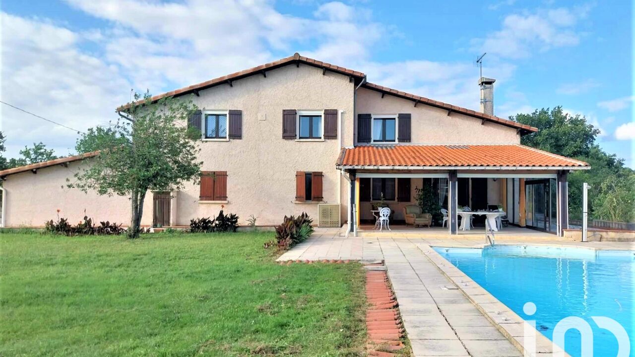 maison 8 pièces 207 m2 à vendre à Castelsarrasin (82100)