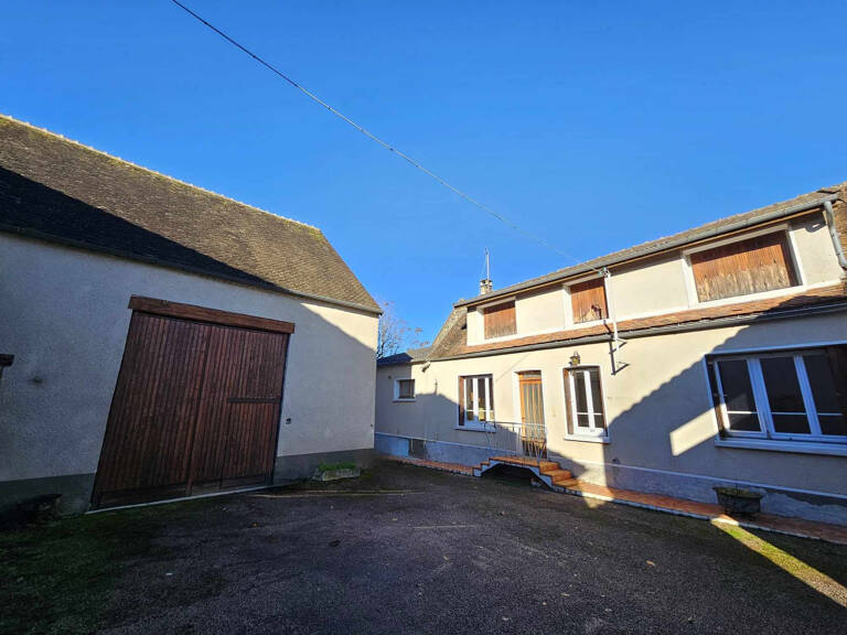 MAISON avec GRANGES à 30 min de MONTEREAU — photo 1