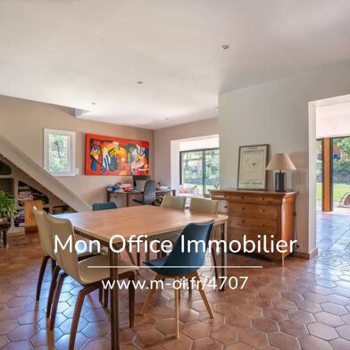 Maison 5 pièces 220 m²