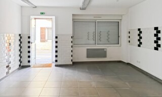 Commerce   m² à vendre à Oraison (04700)