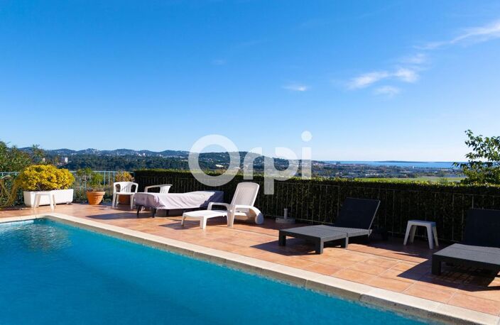 SUR LES COLLINES DE MANDELIEU, JOLIE VILLA VUE MER AVEC PISCINE — photo 3