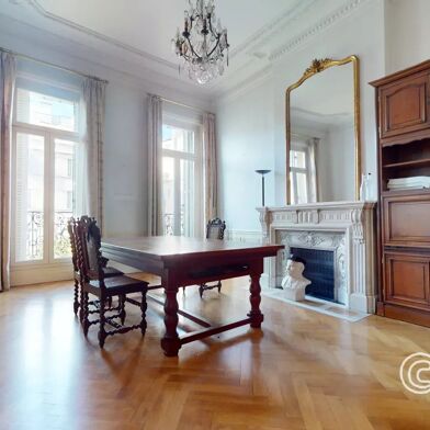 Appartement 5 pièces 184 m²