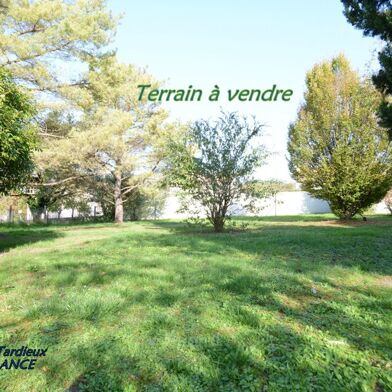 Terrain 800 m²