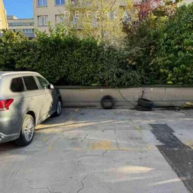 Parking 12 m²