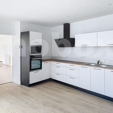 Appartement 10 pièces 377990 €