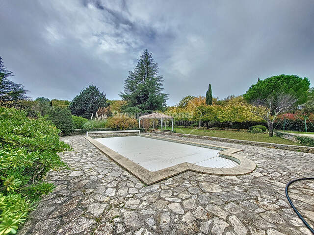 À vendre : Villa spacieuse à Néoules — photo du bien