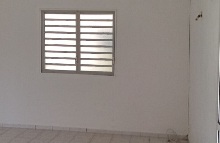 MAISON 2 PIECES NON MEUBLEE — photo 3