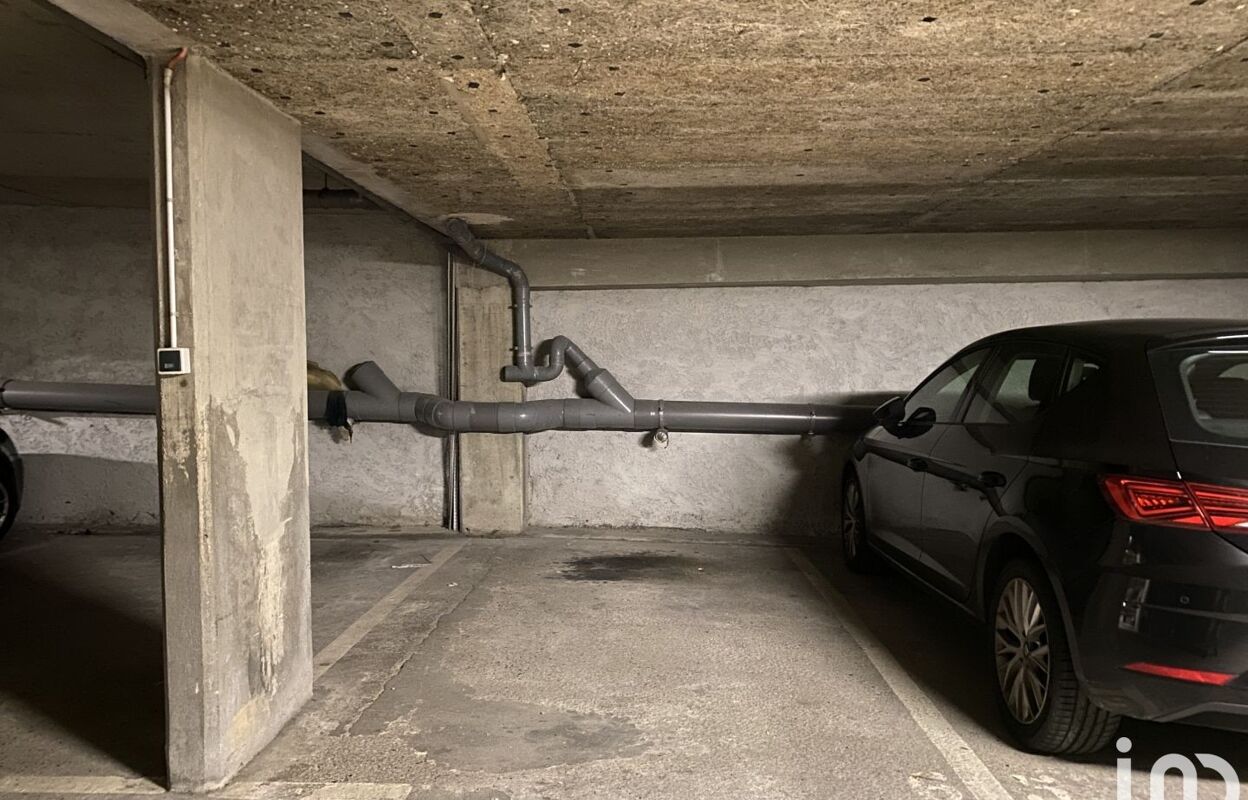 garage  pièces 10 m2 à louer à Paris 18 (75018)