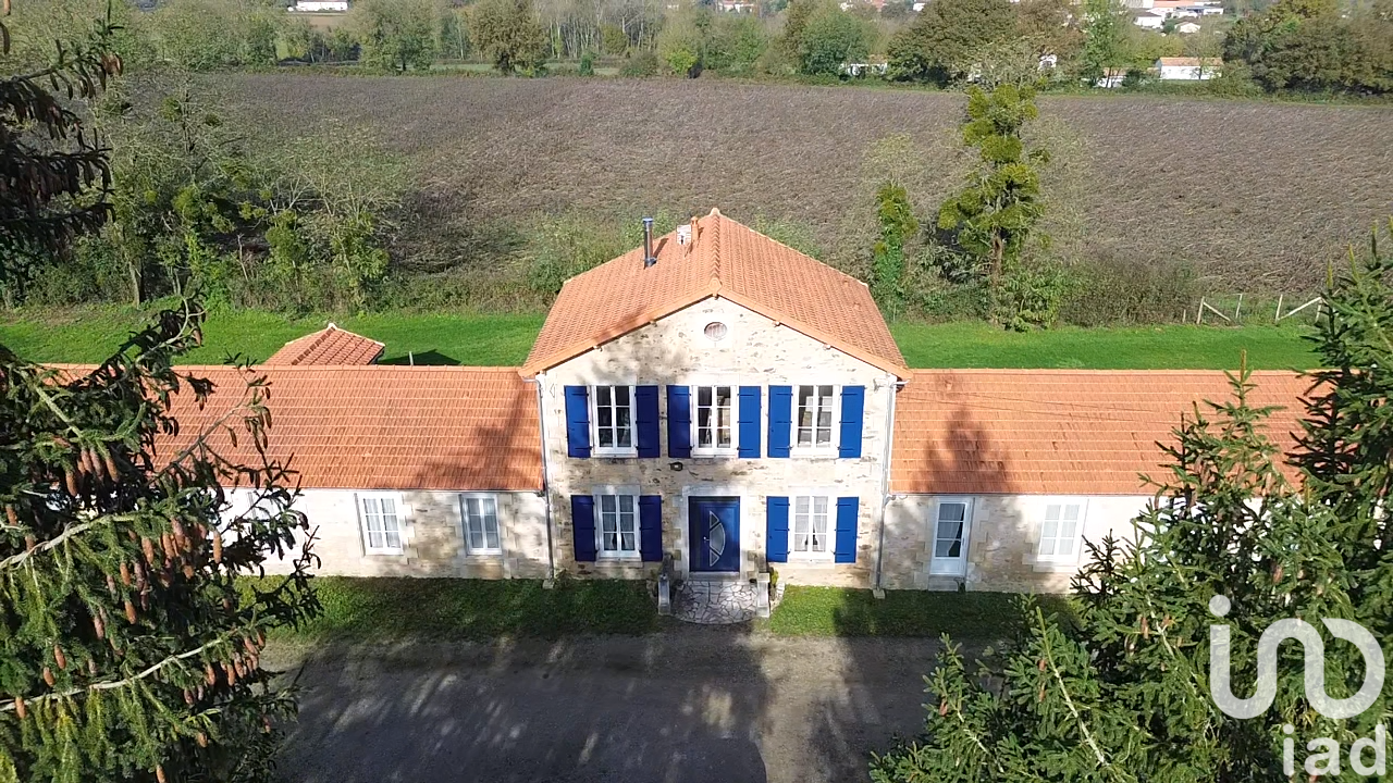 maison 9 pièces 325 m2 à vendre à Reffannes (79420)