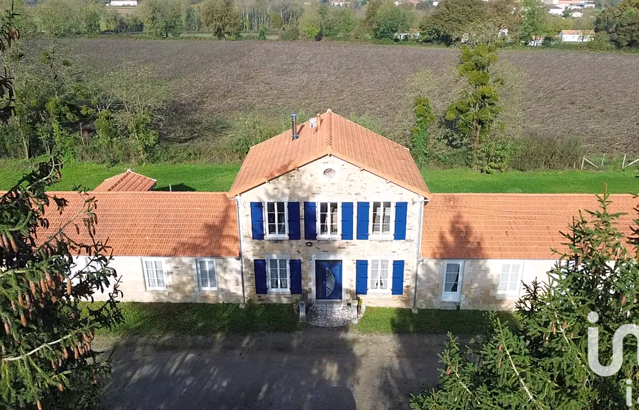 maison 9 pièces 325 m2 à vendre à Reffannes (79420)