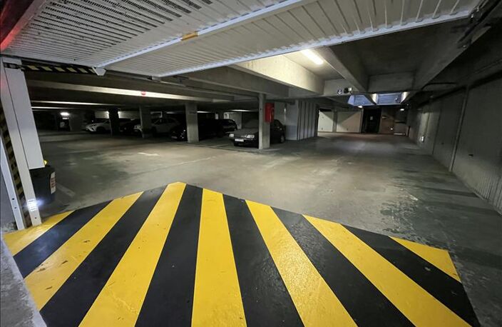 Place dans un garage collectif de 0 pièces principales — photo 2