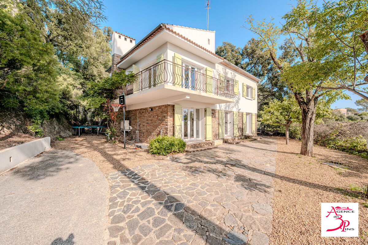 Villa / Maison 6 pièces  à vendre Pierrefeu-du-Var 83390