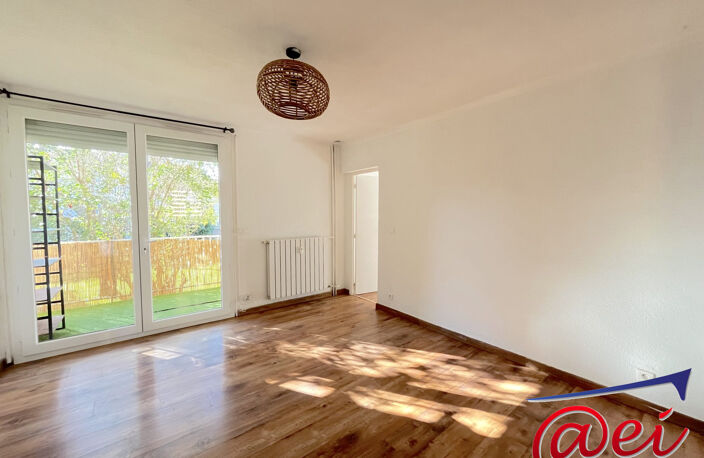 Bel appartement T3 avec balcon au coeur de Six-Fours — photo 2