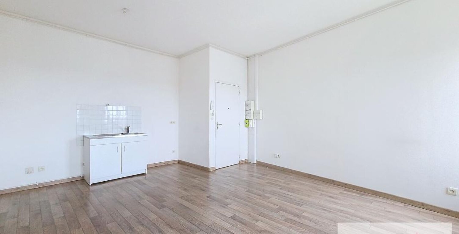 COMMENTRY - CENTRE — photo 1
