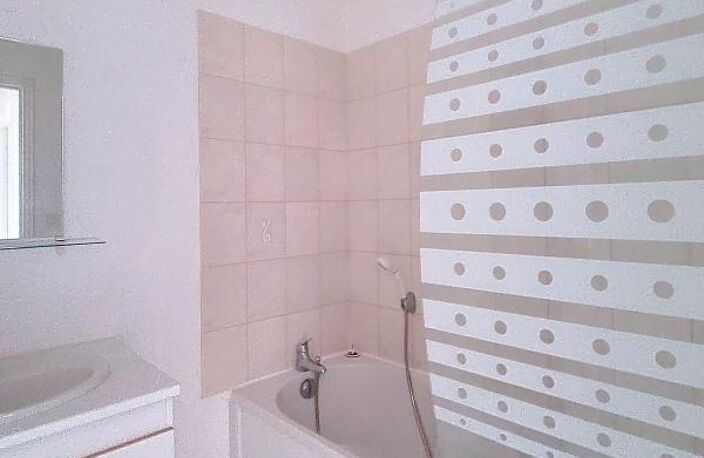 COMMENTRY - CENTRE — photo 4