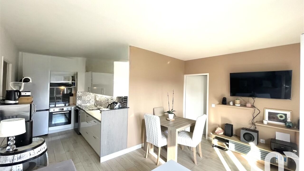 appartement 3 pièces 51 m2 à vendre à Corbeil-Essonnes (91100)